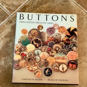 BUTTONS..tabletop book about vintage buttons